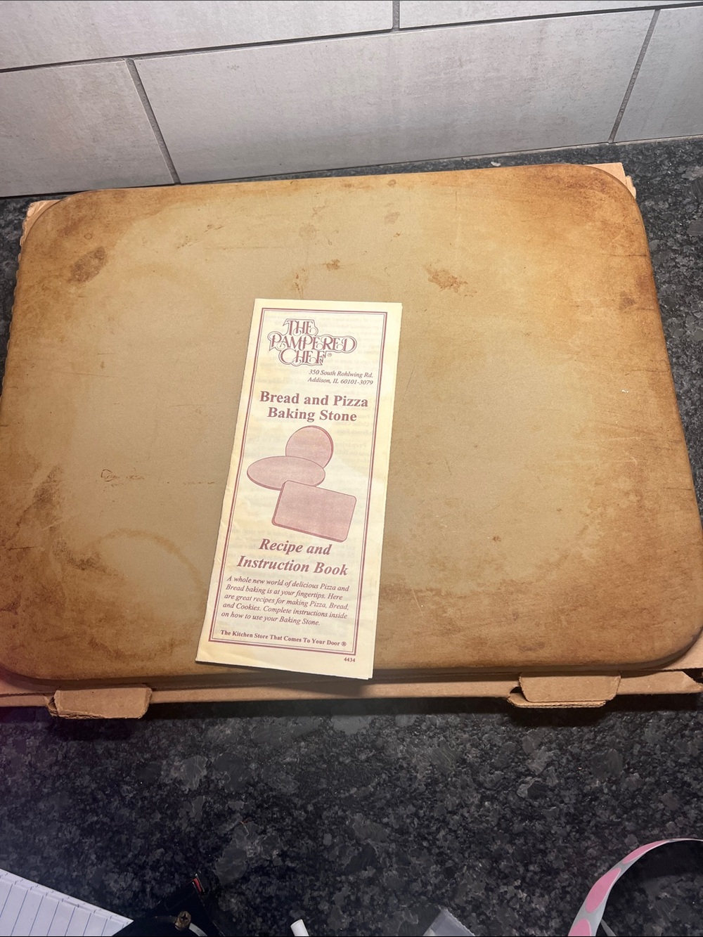 The Pampered Chef Rectangle Bread & Pizza Baking Stone - Pre-seasoned. Exc cond